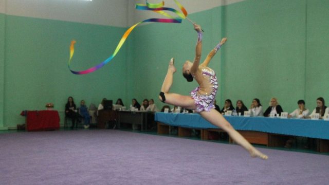 Алматыда көркем гимнастикадан үздік спортшы қыздар анықталды