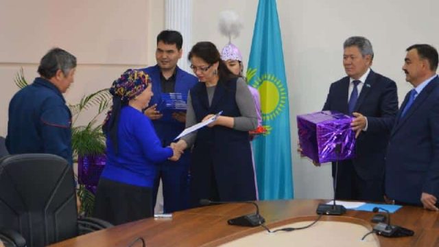 Су тасқынынан зардап шеккен 13 отбасыға пәтер берілді