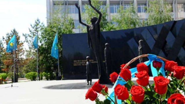 Бүгін — Саяси қуғын-сүргін және ашаршылық құрбандарын еске алу күні