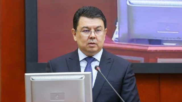 Қанат Бозымбаев өңірлерге көмір дайындауды жеделдетуді ескертті