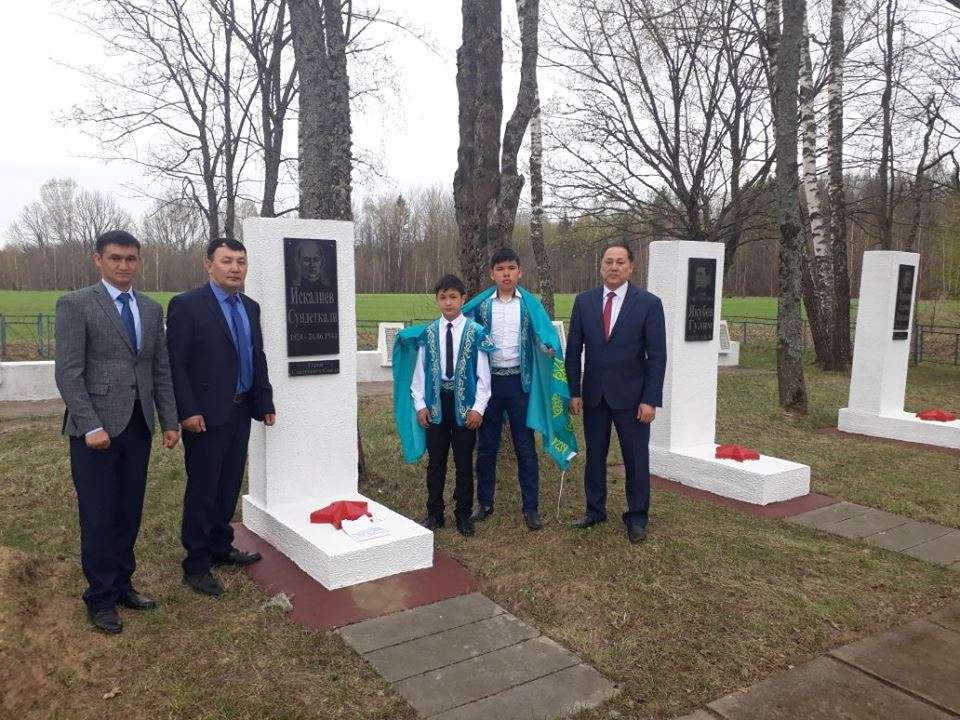 Батысқазақстандықтар батыр бабасының басына барды