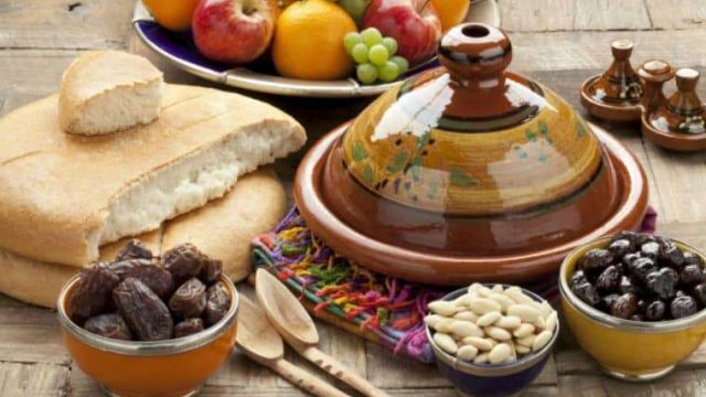 Мұсылманның тамақтану этикетін білесіз бе?
