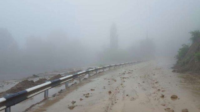 Ауа райының қолайсыздығынан Алматыда жол жабылды