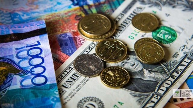 Сәуір айында қазақстандықтар шетел валютасын 146,1 млрд теңгеге сатып алды