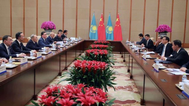 Нұрсұлтан Назарбаев Қытай парламенті төрағасы  Ли Чжаньшумен кездесті