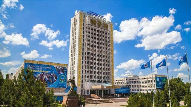 ҚазҰУ әрдайым ЖОО-лардың алдыңғы қатарында болуы тиіс — Елбасы