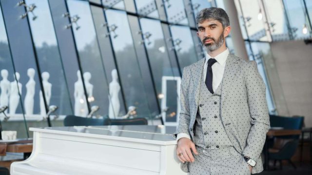 Ер адамға киім стилін қалай таңдау қажет? Рамиз Ахмедов ерлер сәні туралы