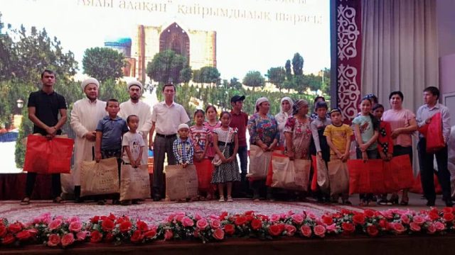 Түркістан қаласында «Аялы Алақан» қайырымдылық акциясы өтті