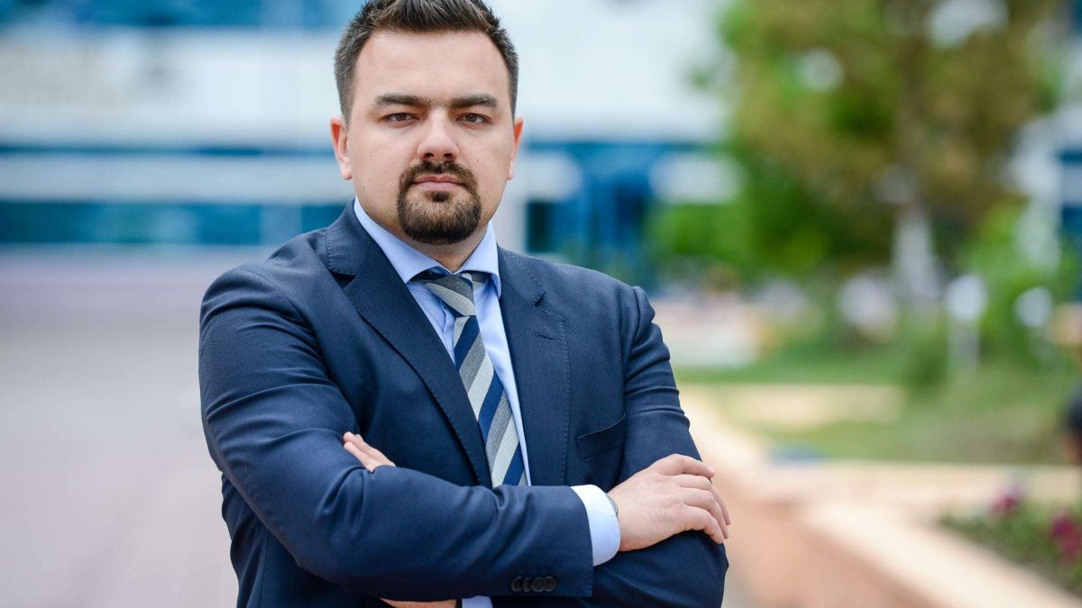 Руслан Жемков