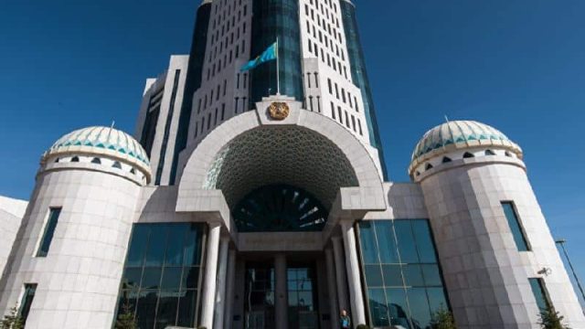 Президент сенат депутаттарын сайлау туралы жарлыққа қол қояды