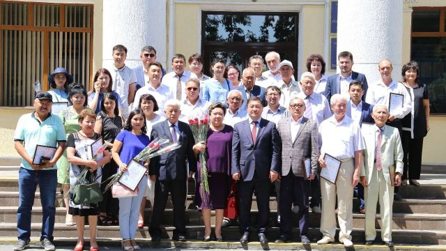 Талдықорған қаласының әкімі журналистерді кәсіби мерекесімен құттықтады