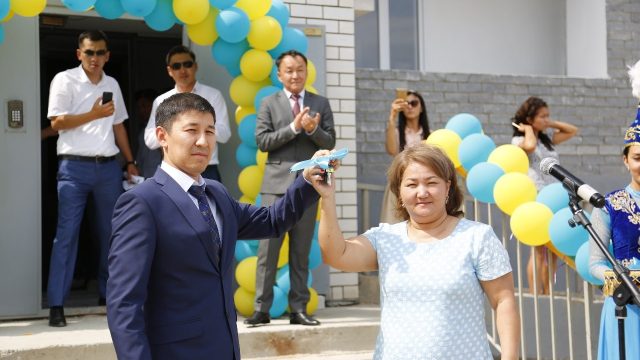 Астананың 20 жылдық мерейтойына орай Атырауда 195 отбасы пәтерлі болды
