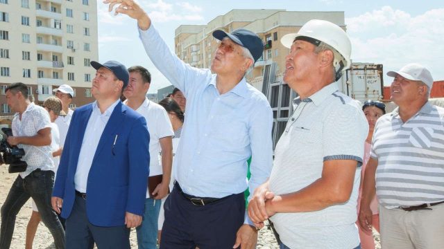 Амандық Баталов Талдықорғандағы жаңа сквер дизайнын жарамсыз деп тапты
