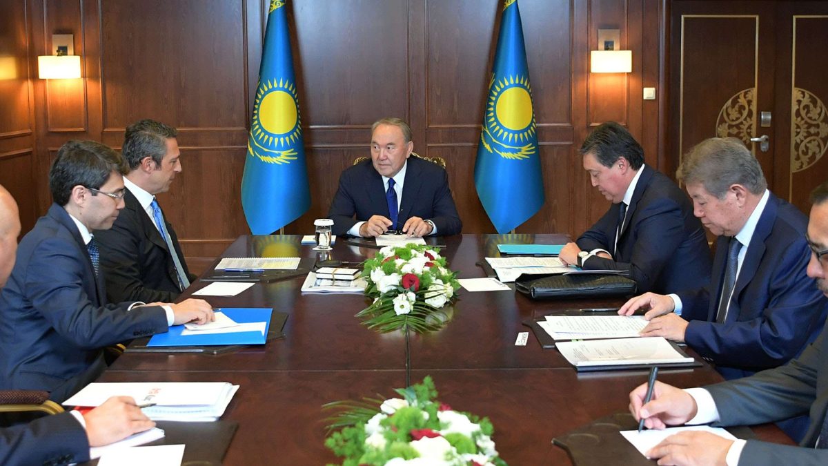Назарбаев Түркия бизнесменімен