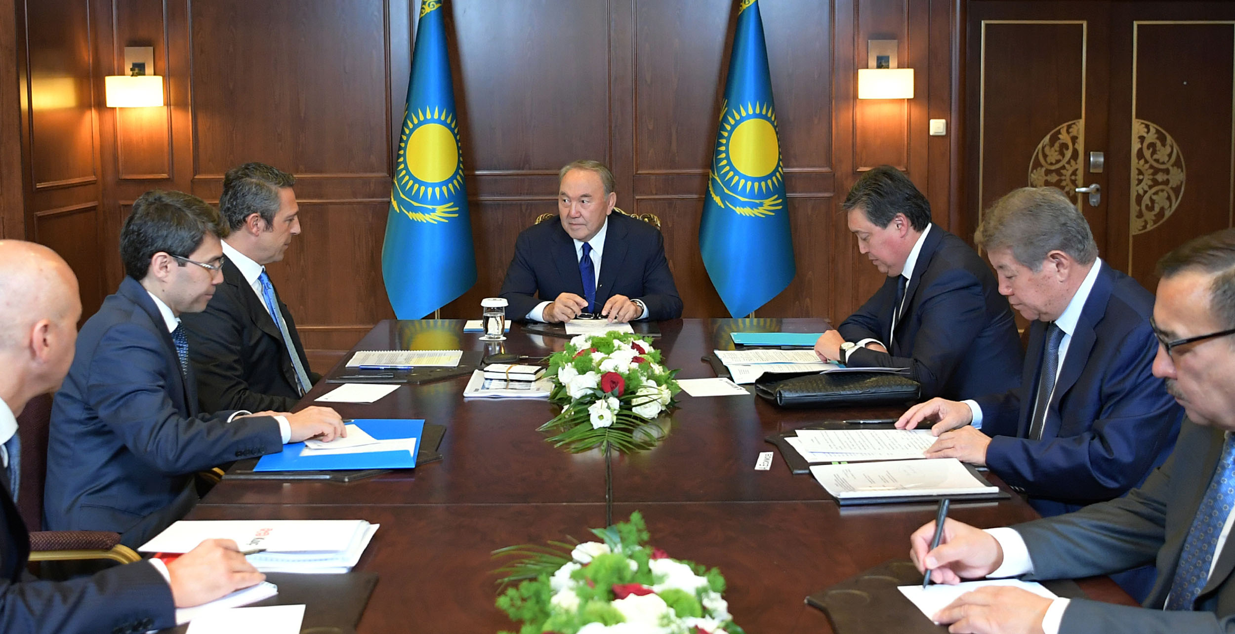 Назарбаев Түркия бизнесменімен Назарбаев Түркия бизнесменімен