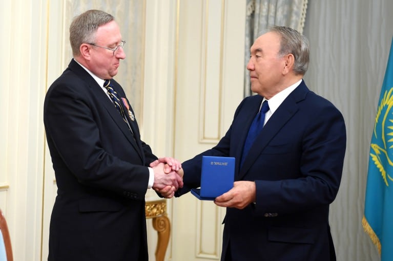 Джордж Крол мен Нұрсұлтан Назарбаев