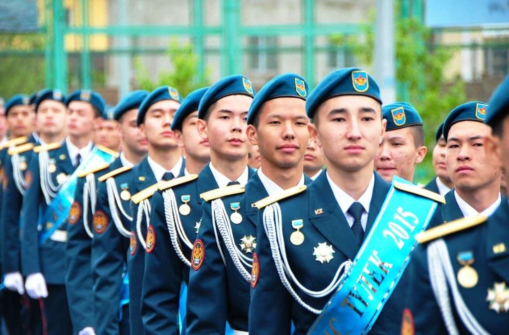 Әскери мектеп түлектері
