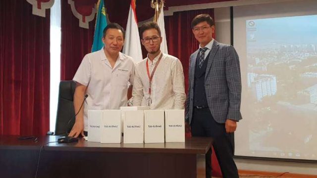 Samsung қазақстандық ауруханаларға планшеттер сыйлады