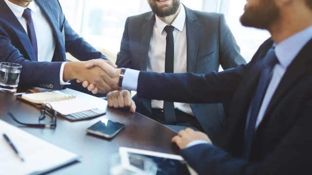 Әкімдерге шетел инвесторларының отбасына қызмет көрсетуді жеңілдету жүктелді