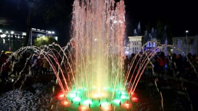 Талдықорғанның орталық алаңында әуенді субұрқақтар іске қосылды 
