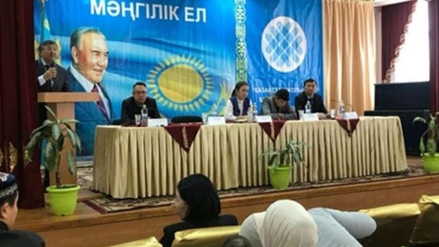 Ақпараттық-түсіндіру тобы алматылықтарға дін туралы түсінік берді