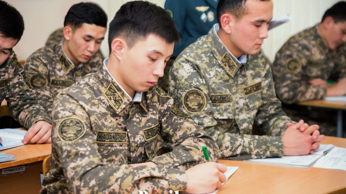 Әскери-инженерлік институт, сарбаз