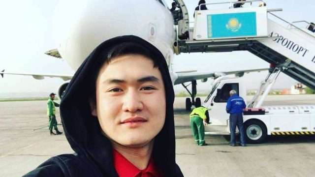 Төреғали Төреәлі жолаушылар ұшағына қалай заңсыз кірген? Тексеру басталды