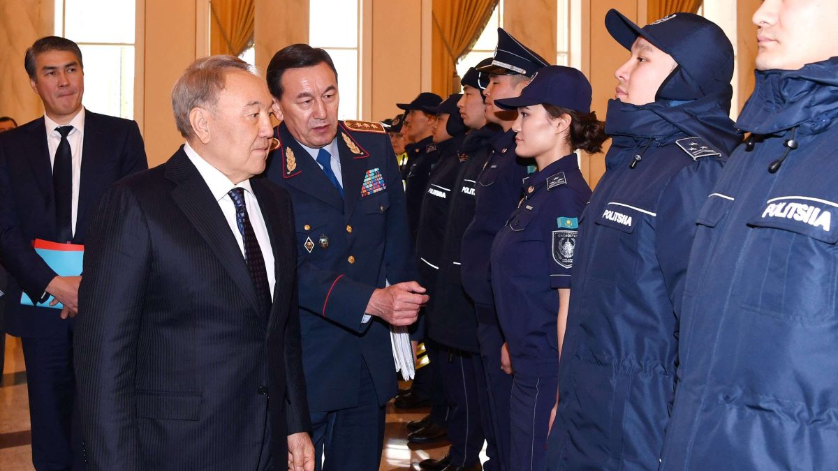 Назарбаев полиция