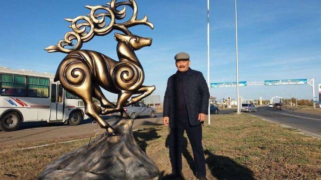 «Алтын бұғы» мүсіні Теректі ауданының көркін келтірді