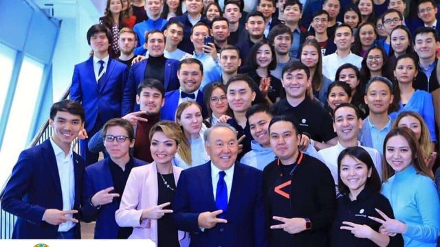 #Еlbasyjanemen хештегімен 500-ге жуық фотосурет жарияланды