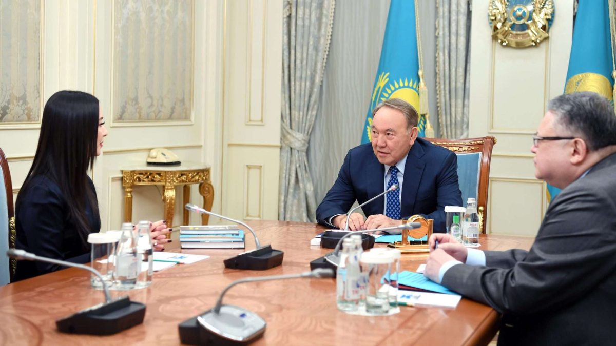 Нұрсұлтан Назарбаев Дінзухра Тілендиева