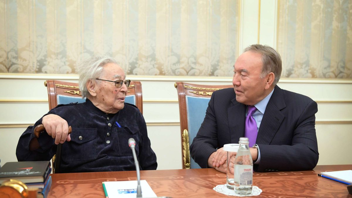 Нұрсұлтан Назарбаев пен Әбдіжәміл Нұрпейісов