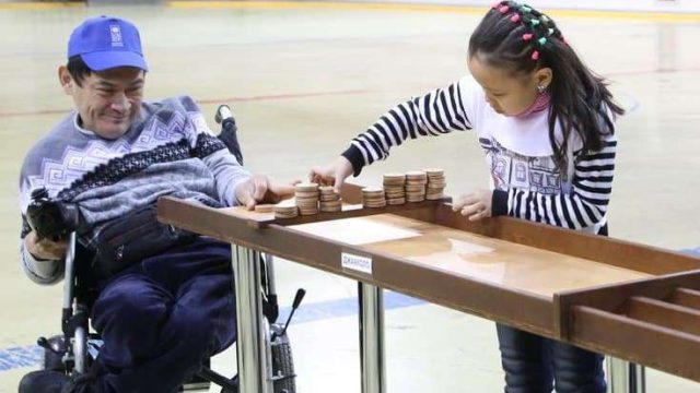 Алматыда әкелі-балалылар үстел ойындарынан жарысқа қатысты