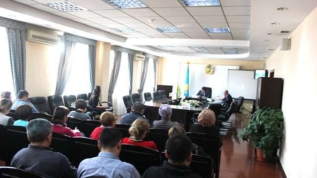 Аудандағы жұмысшылардың жалақысын көтеру мәселесі талқыланды