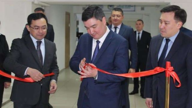 Алматыда мемлекеттік қызметке үміткерлерді тестілеу залдары қайта жабдықталды