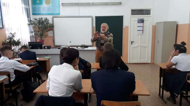 Мектеп оқушылары деструктив ағымдарды ажырату жолдарымен танысты