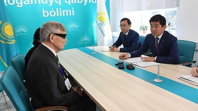 Бауыржан Байбек алматылықтарды жеке қабылдады