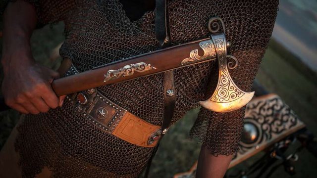 Қазақ жауынгерлері жорыққа айбалтаны беліне байлап шыққан