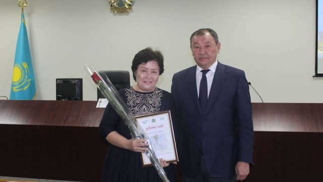 Астананың Есіл ауданында Тәуелсіздік күніне арналған салтанатты жиын өтті