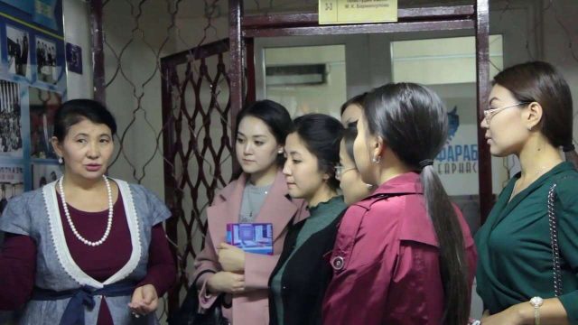 Журфак студенттері тележурналистика пәнін енді отандық оқулықпен оқиды