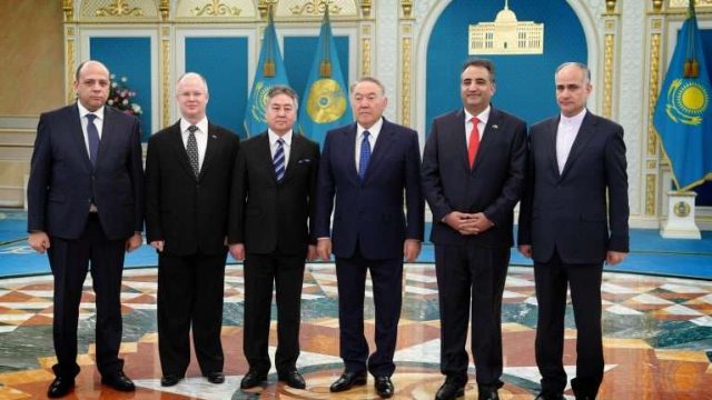 Бес мемлекеттің елшісі Нұрсұлтан Назарбаевқа сенім грамотасын тапсырды