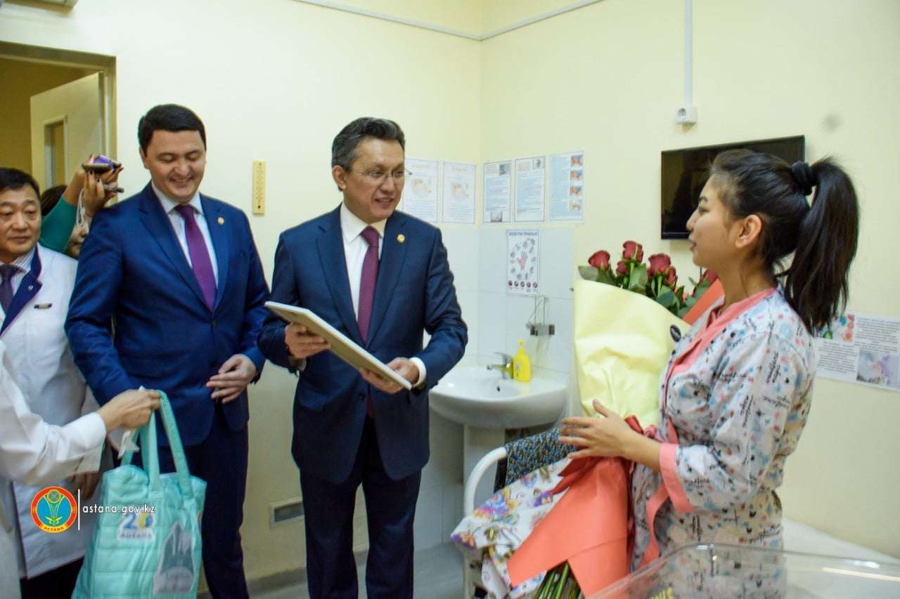 Астана әкімі жас аналарды құттықтады