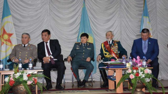 Құрлық әскерлерінің әскери институты 85-ке толған Ким Серікбаевқа құрмет көрсетті