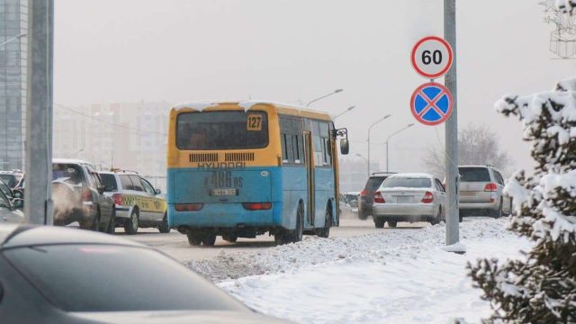 Алматының ірі даңғылдары мен айналма жолында көлік жылдамдығына шектеу қойылды