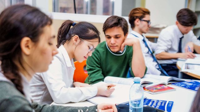 «iTest: Үздік нәтиже». Оқушылар мен студенттерге грант ұтып алуға мүмкіндік