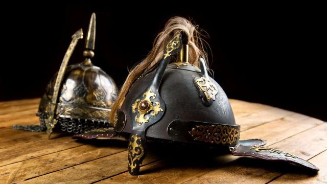 Дулыға — басты қорғайтын темір сауыт әрі бойтұмар