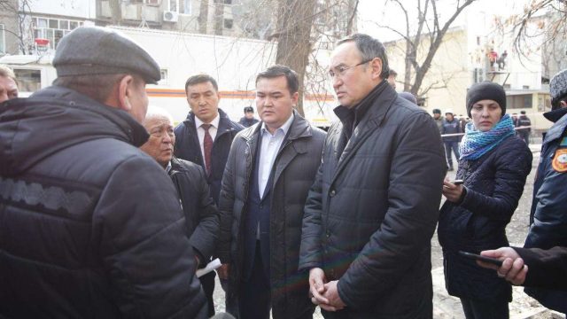 Жеңіс Қасымбек Таразда зардап шеккендерге барлық көмек көрсетілетінін айтты