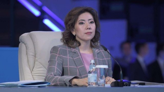 Мәдина Әбілқасымова қоғам мүшелерінен неге жиі сын еститінін айтты