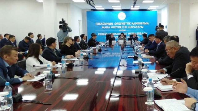 Гүлшара Әбдіқалықова кәсіпкерлерге жұмысшылар жалақысын өсіруге кеңес берді