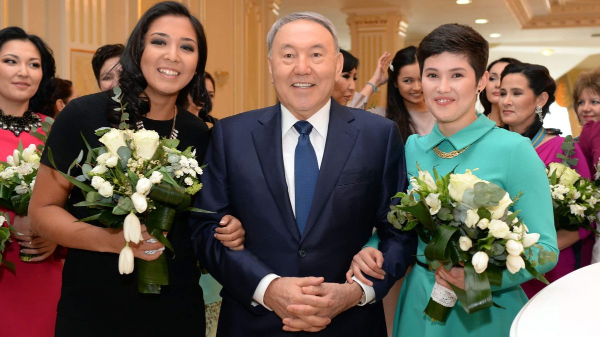 Президент, әйел, 8 наурыз
